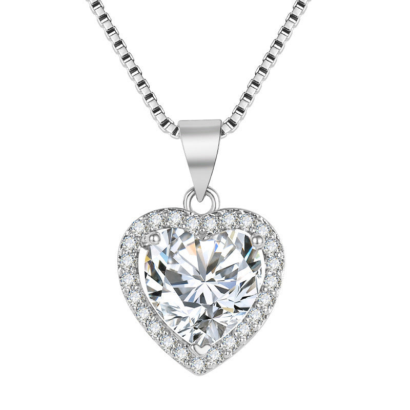 2023 New White Diamond Imitation Moissanite Heart Pendant Necklace Fashion Collarbone Necklace For Girlfriend Jewellery Gift