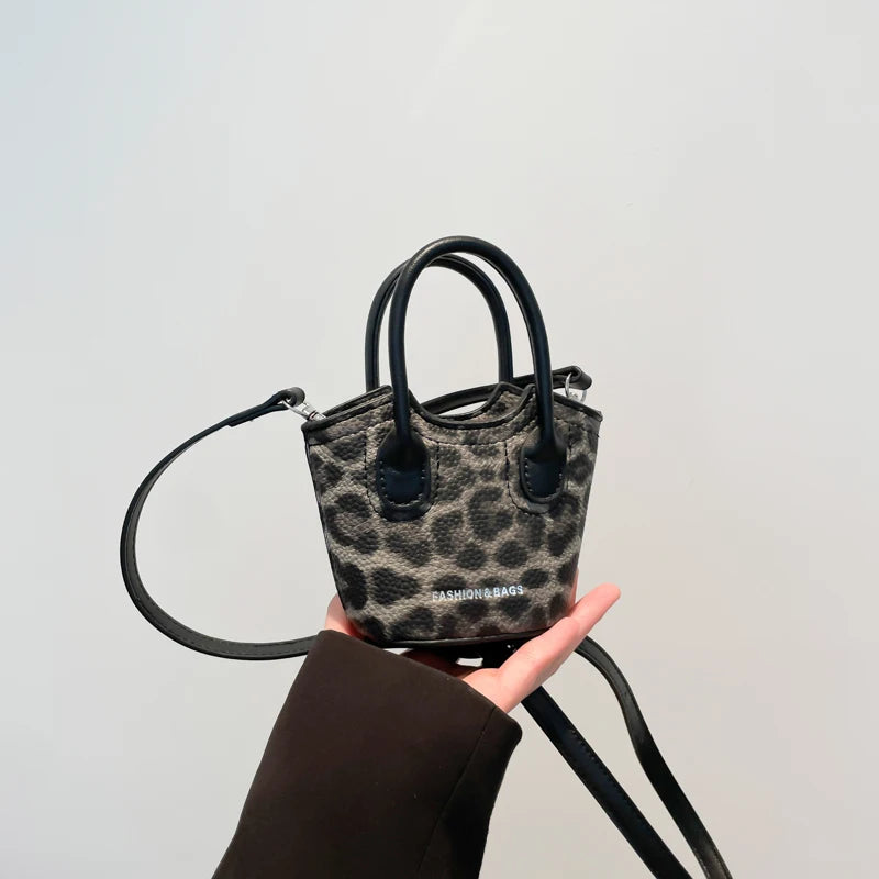 Super Mini Crossbody Bag For Women Fashion Casual Sling Bag Lady Girls Versatile Zipper Messenger Bag Bucket Handbag Mini